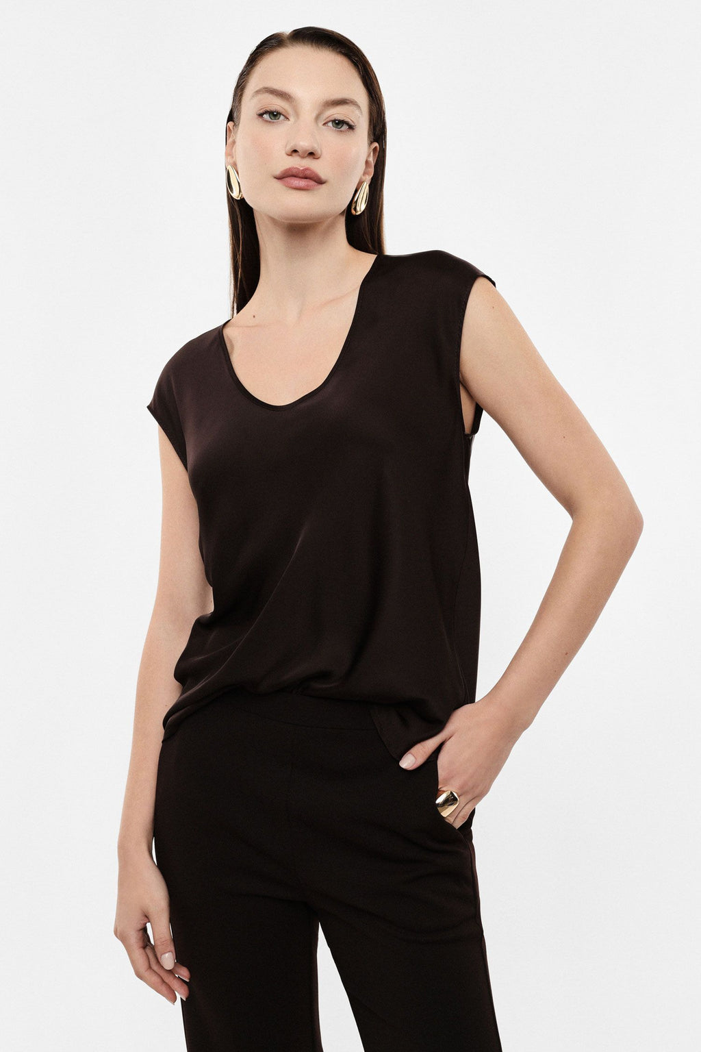 IMPERIAL - Top sans Manches Col V en Crêpe Satin