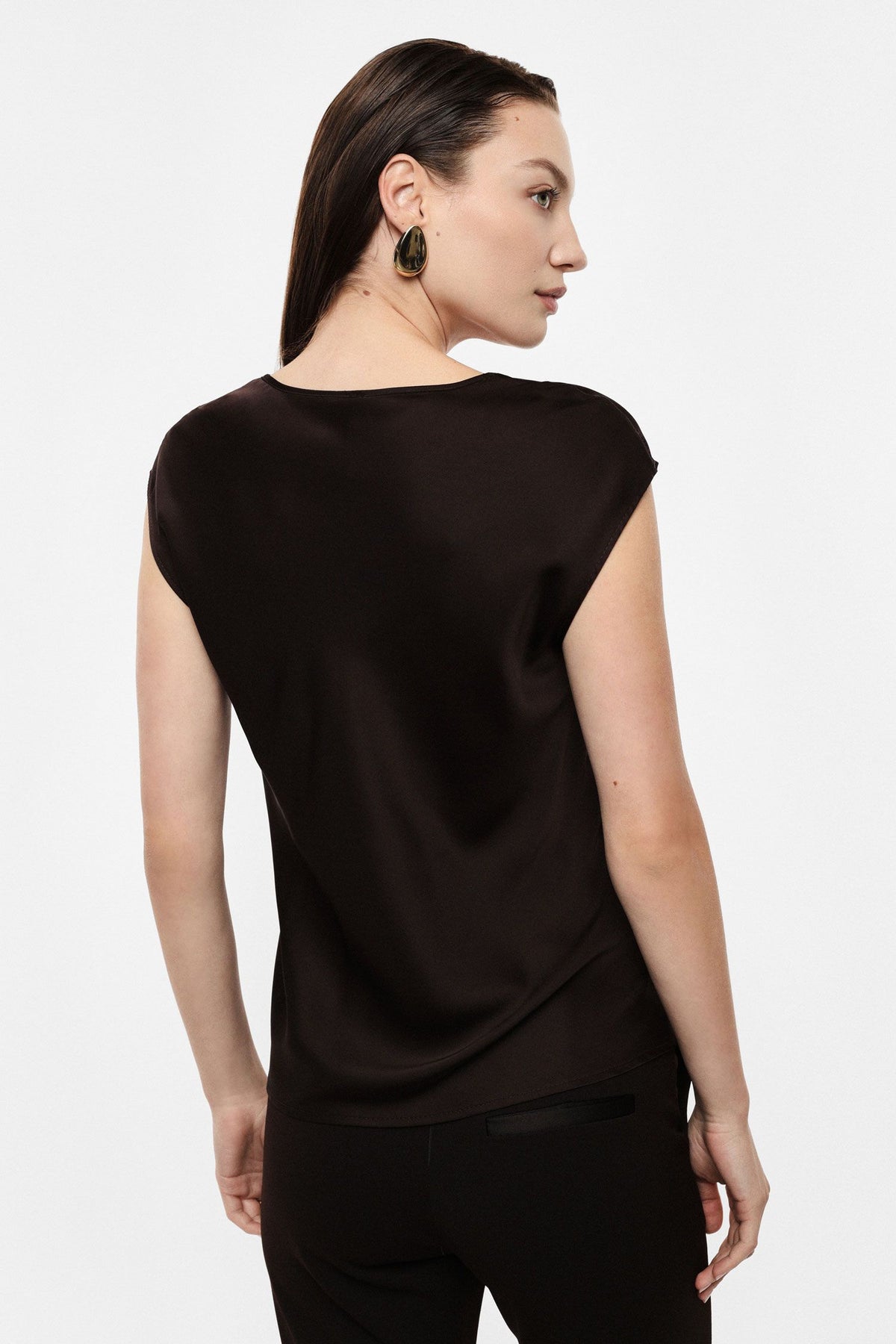 IMPERIAL - Top sans Manches Col V en Crêpe Satin
