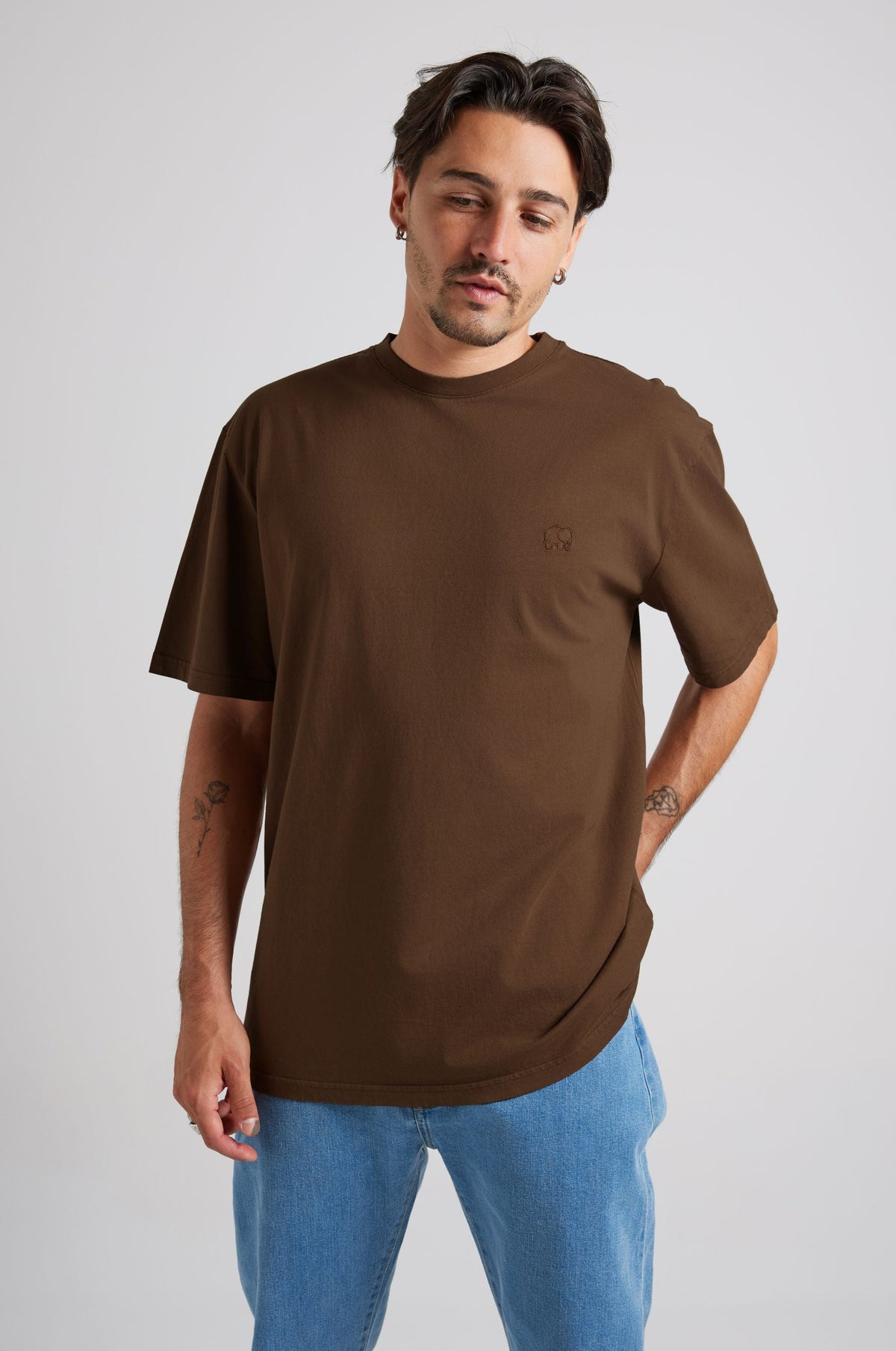TRENDSPLANT – T-Shirt Essential Carafe Brown