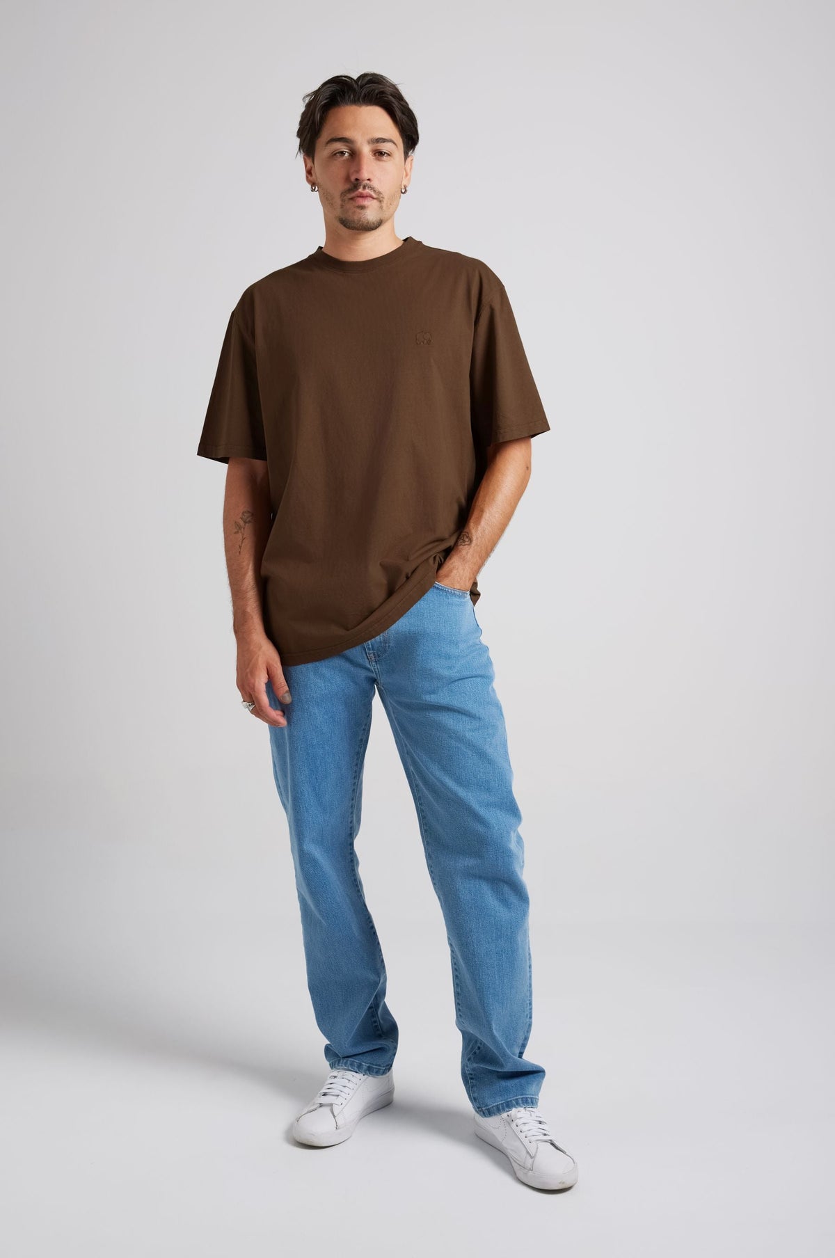 TRENDSPLANT – T-Shirt Essential Carafe Brown