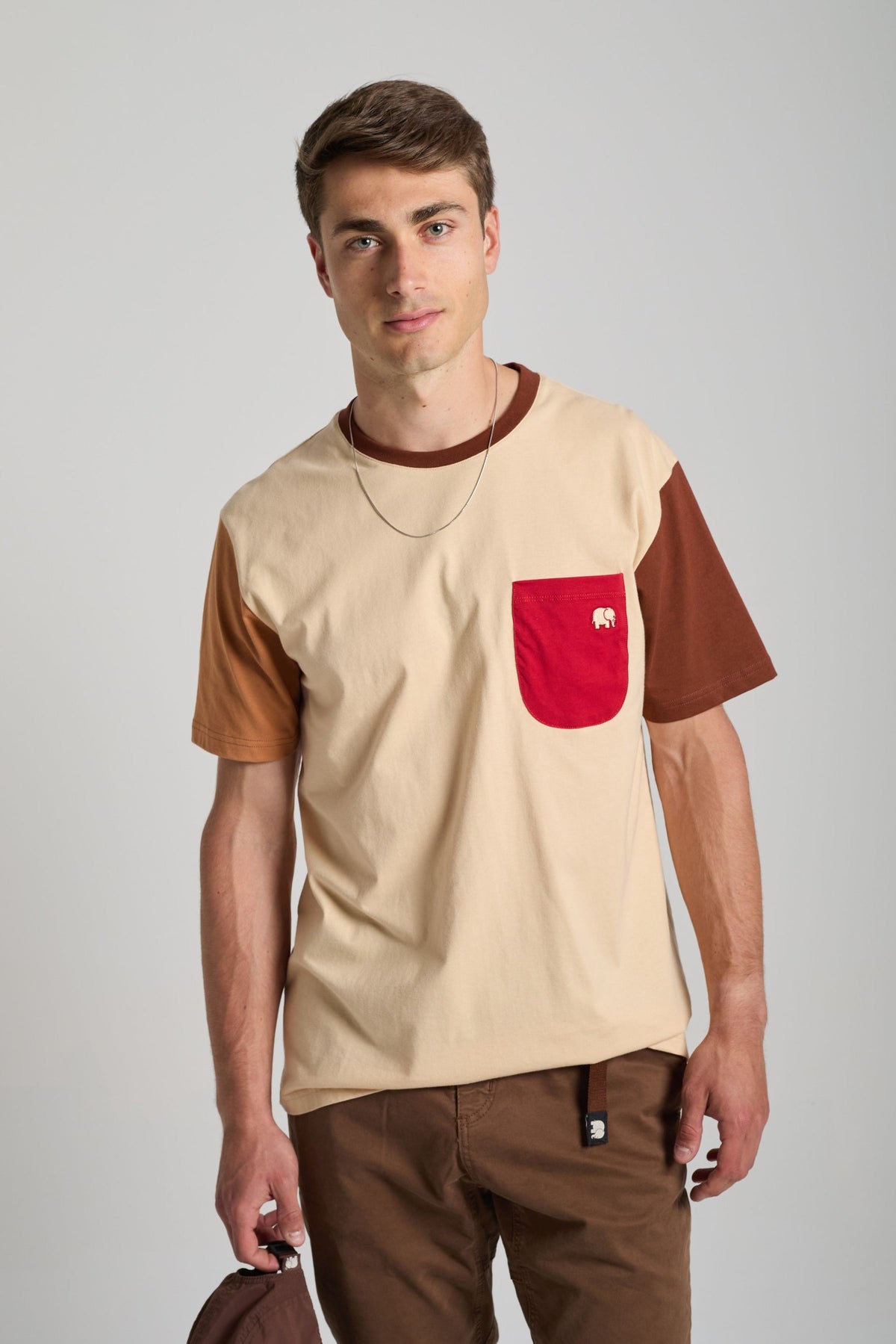 TRENDSPLANT – T-Shirt Color Block Gray Sand