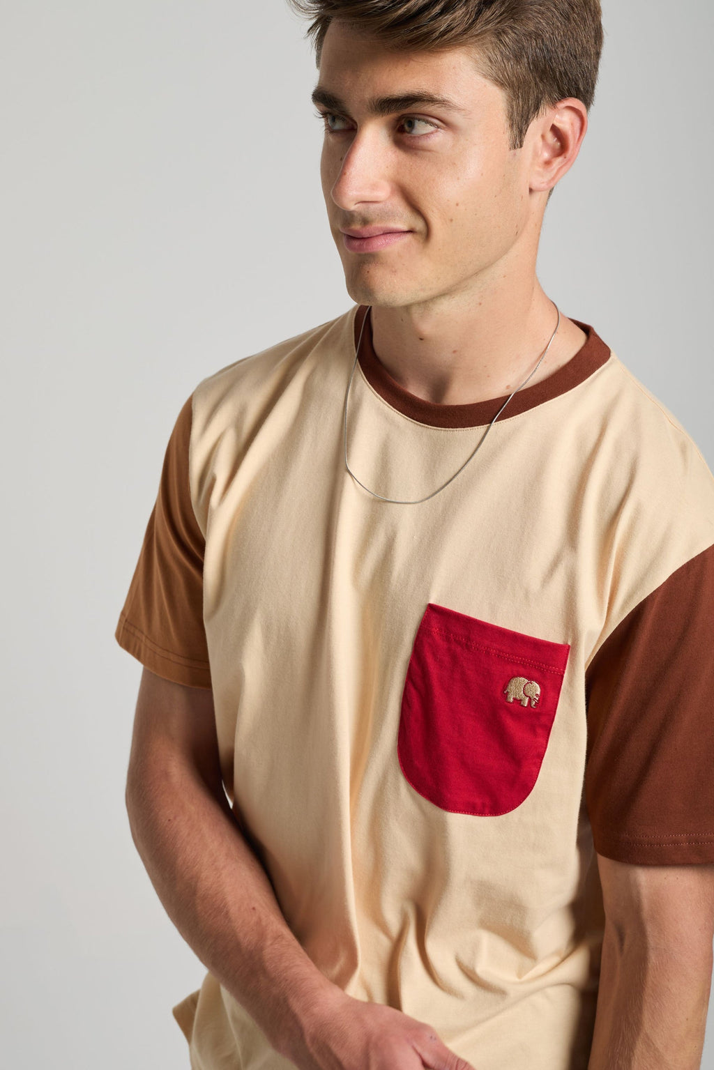 TRENDSPLANT – T-Shirt Color Block Gray Sand