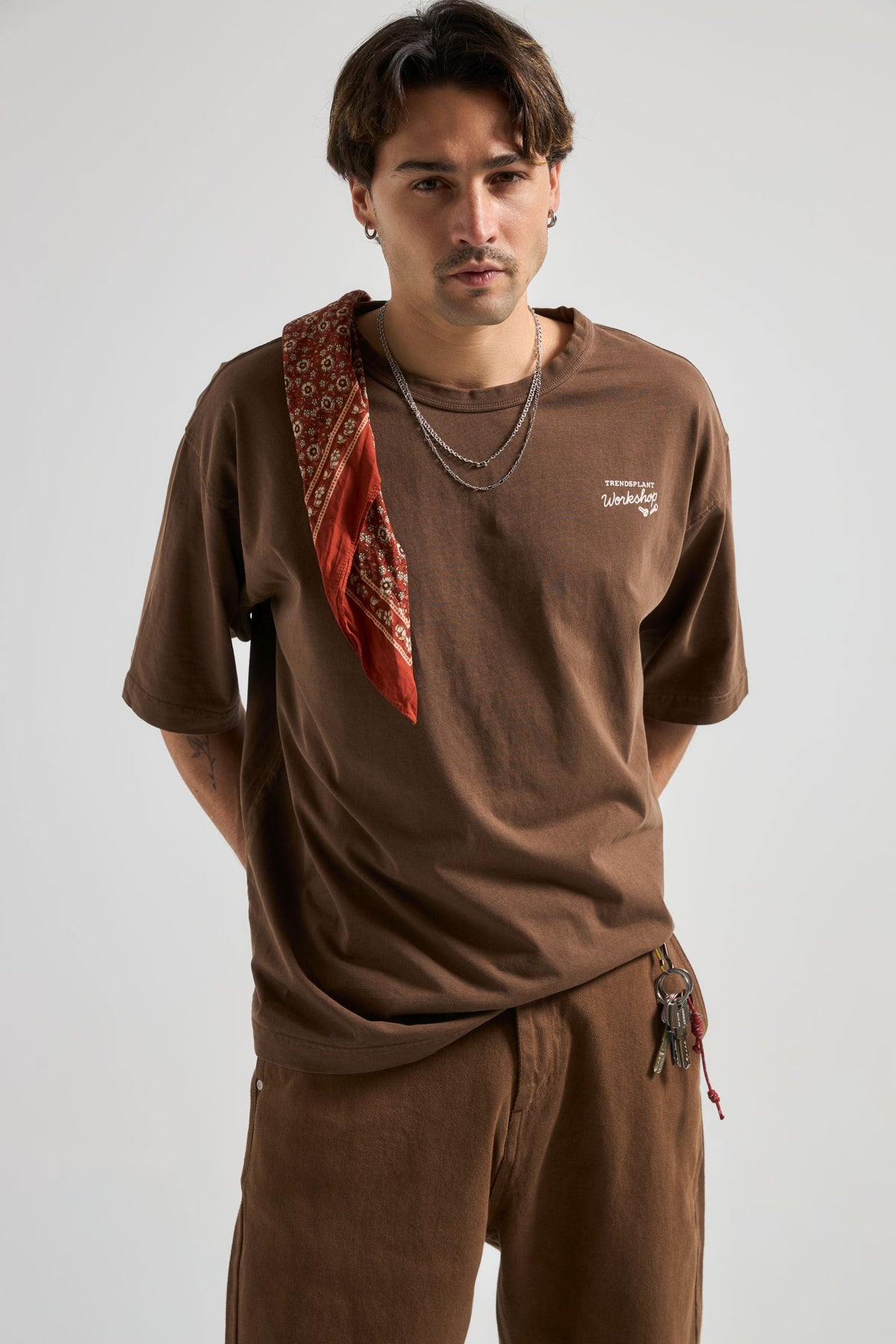 TRENDSPLANT – T-Shirt Bench