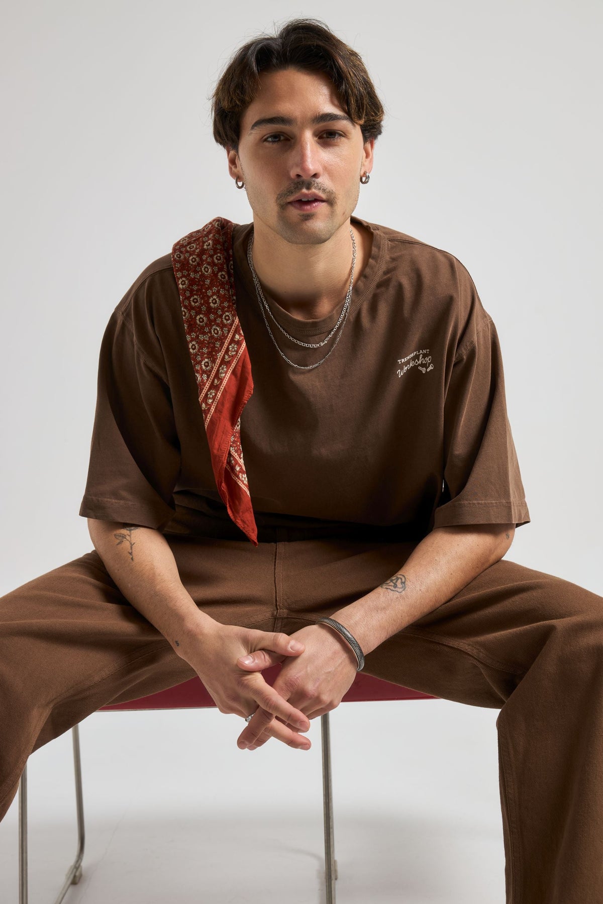 TRENDSPLANT – T-Shirt Bench