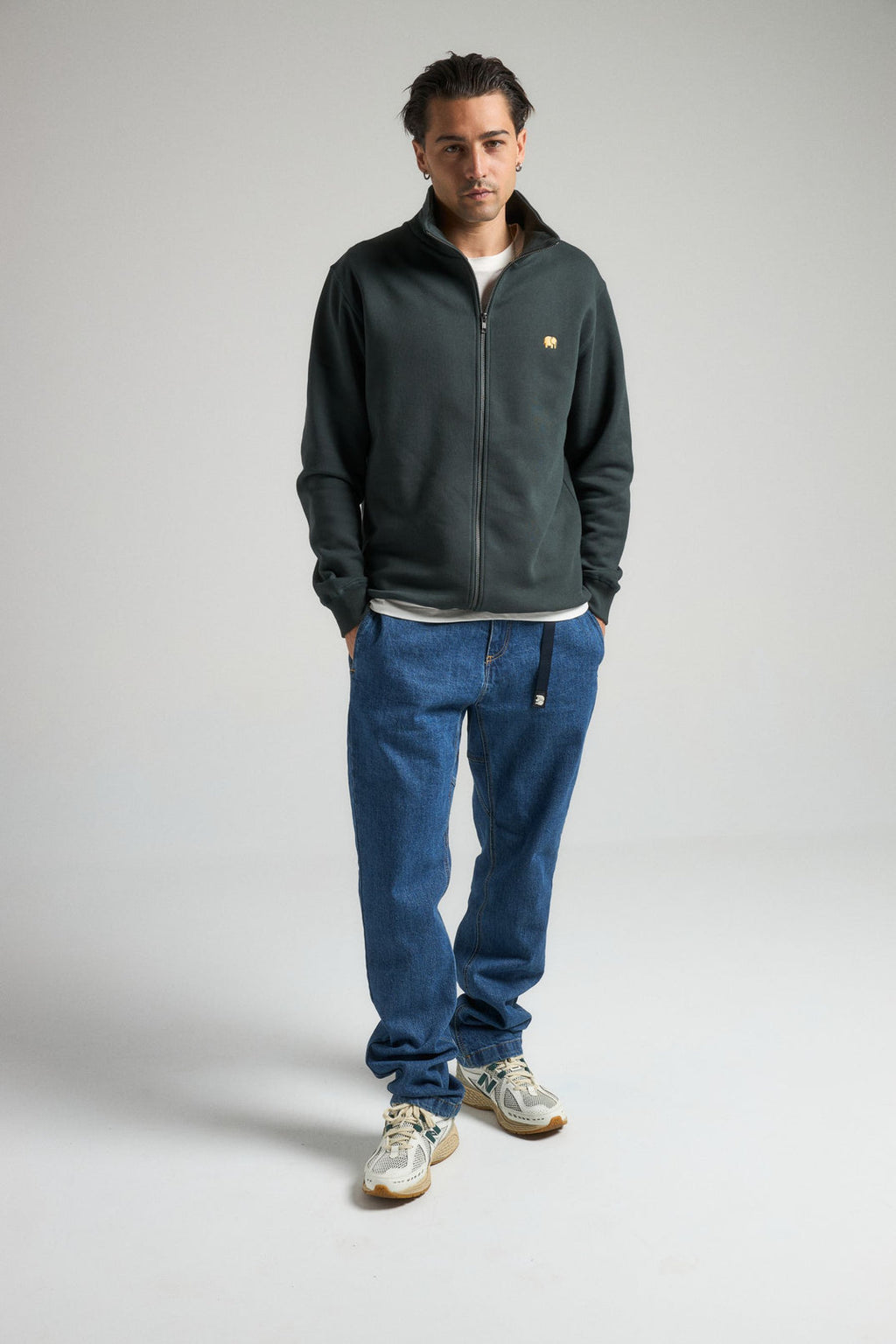 TRENDSPLANT – Sweatshirt Zippé Organic Essential Scarab Green