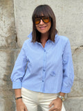 IMPERIAL – Chemise Courte Rayée Bleue à Détails Décoratifs en Relief